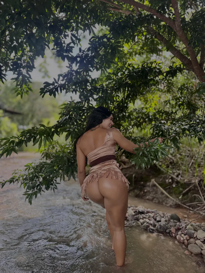 Hottie thick ass will make you happy posted by maggiemarina