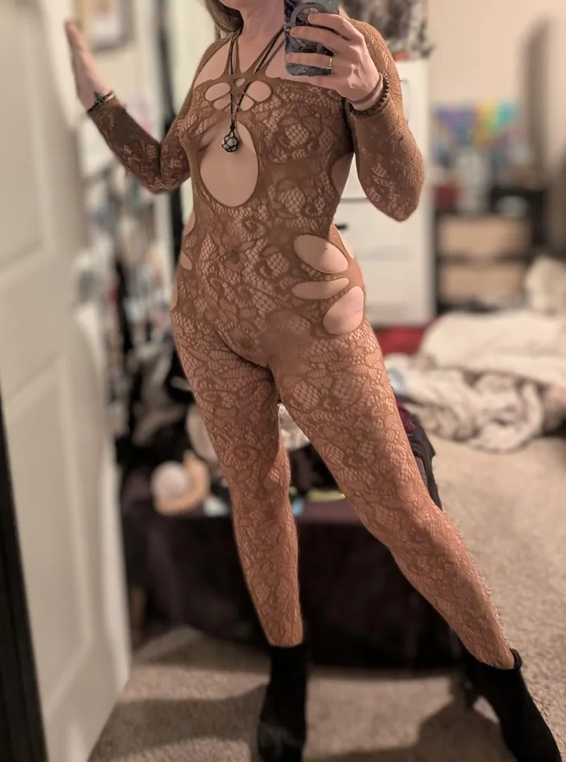 Hotwife looking for some company this weekend posted by sweetnsavory2