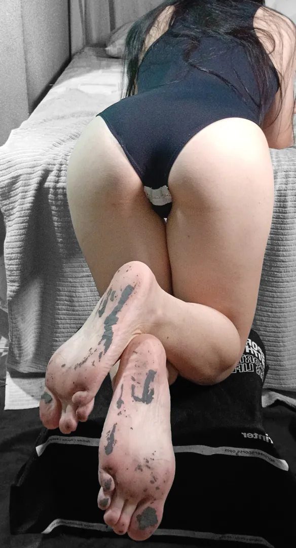 How can I explain that a goddess's feet are dirty? posted by Last_Tackle_4683