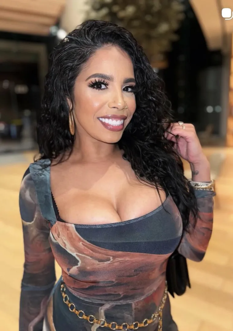 How can u not love this woman!  posted by CreamKing666