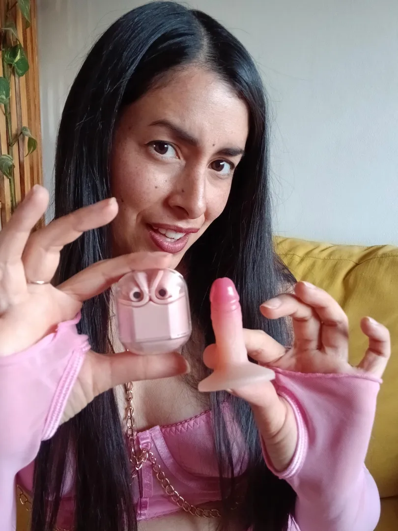 How could I take you seriously when you tell me you're horny and your hard dick is the same size as my headphones? posted by petite_cinnamon