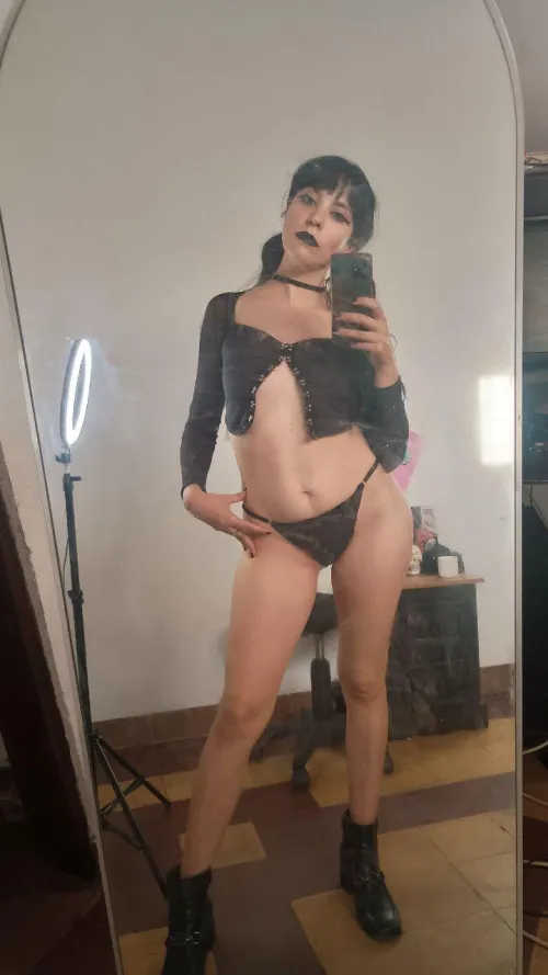 How do I look ?  by Old_Sort_8455