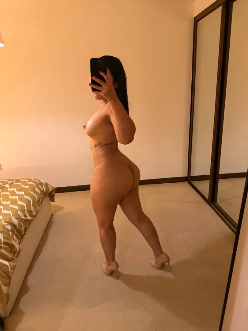 How do I look? posted by EmotionalWait1465