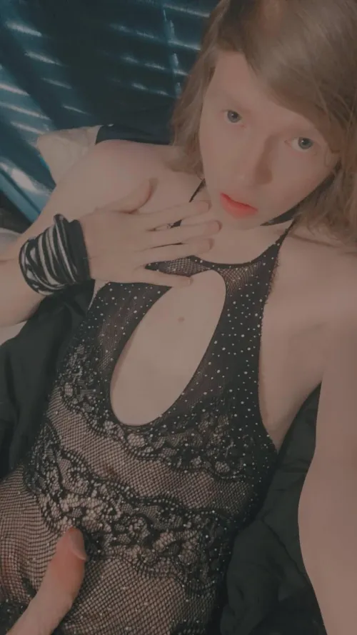 How do I look here?  by moxthevox