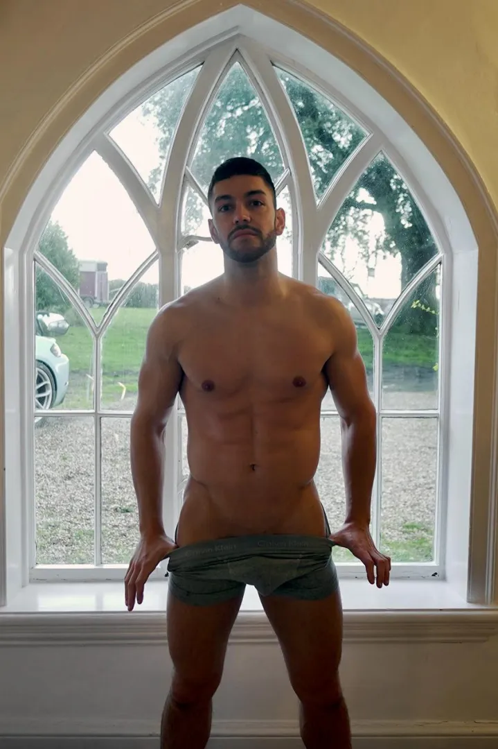 How do I look in here? posted by ItsTheRealKendalRyan