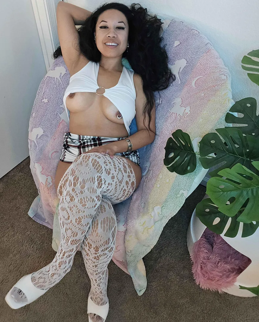 How do the stockings look? posted by blaznmyazn