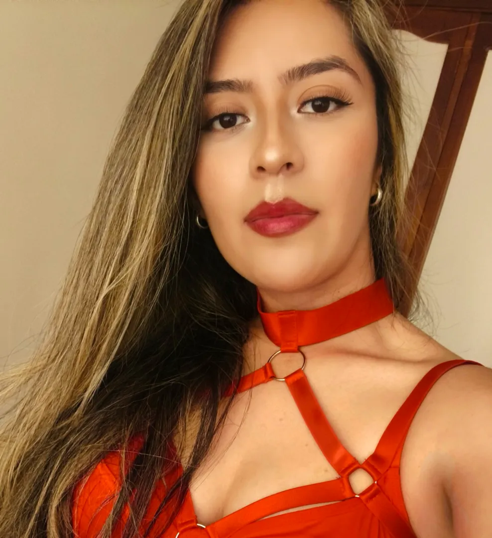 how do you like my lips? posted by GoddessQuantum