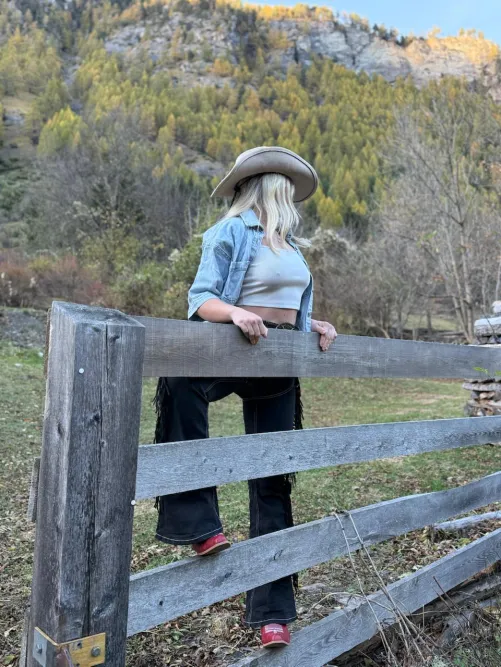 How do you like my shirt by RafflesiaRhythm