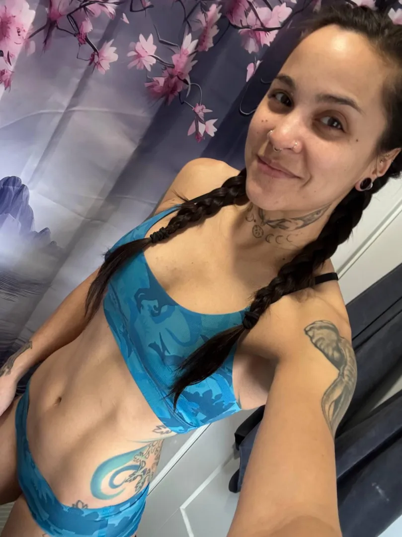 How does blue suit me? posted by SilentUmbra97