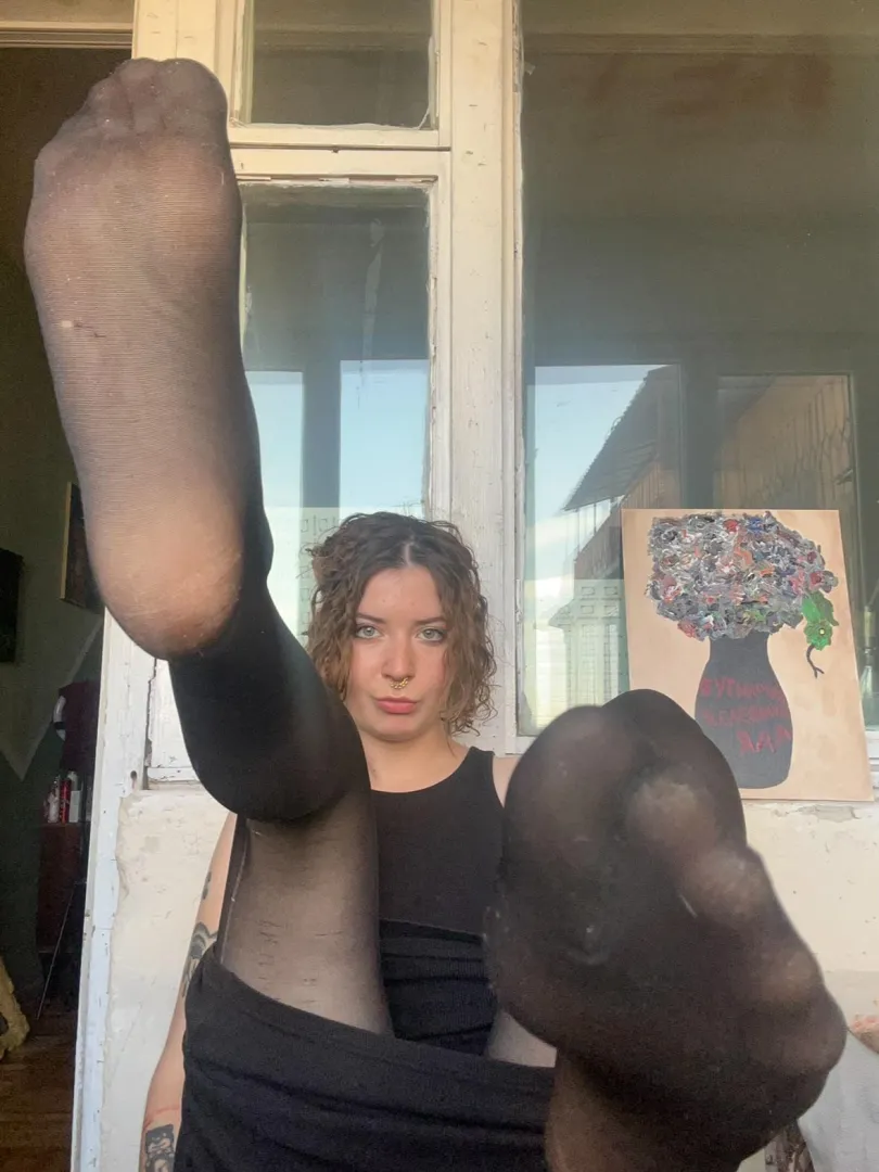 How does it feel? posted by feetyourlick