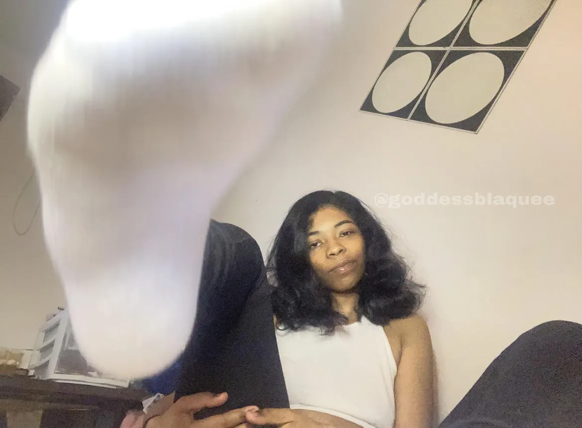 how does it feel to to be underneath such perfection? ✨ posted by goddessblaque