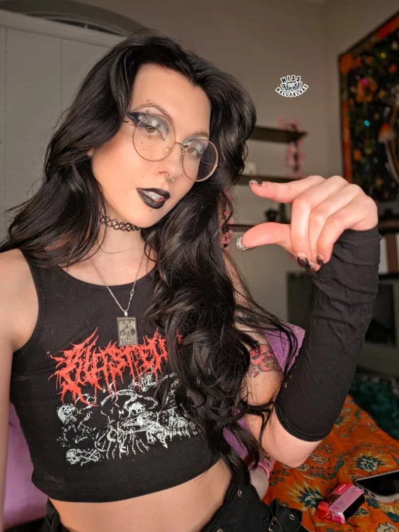 How does it feel when a goth girl makes fun of your tiny little clit posted by Missmollyblake