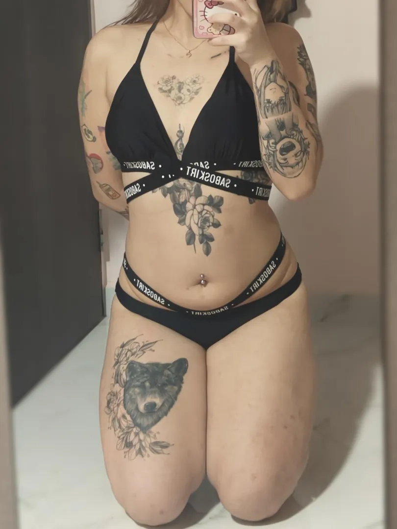 how does the beach sound for our first date? posted by xmistressluna