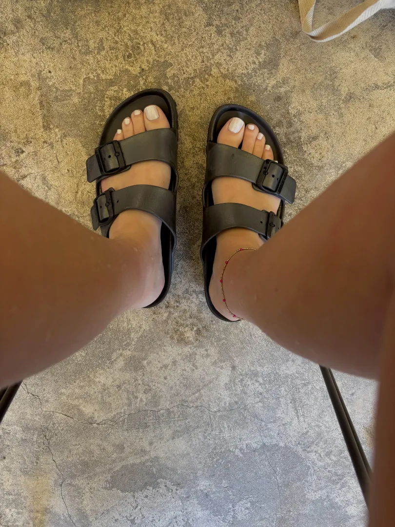 How does the pedi look in birks? posted by MissLBella