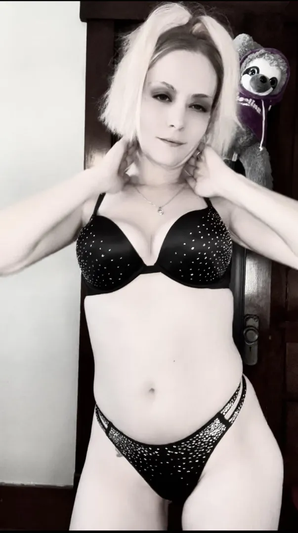 How does this look on me?? posted by Interesting-Row-3720