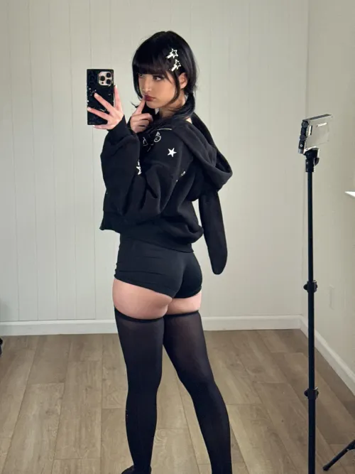 How hard would you spank it? by yesiwilde