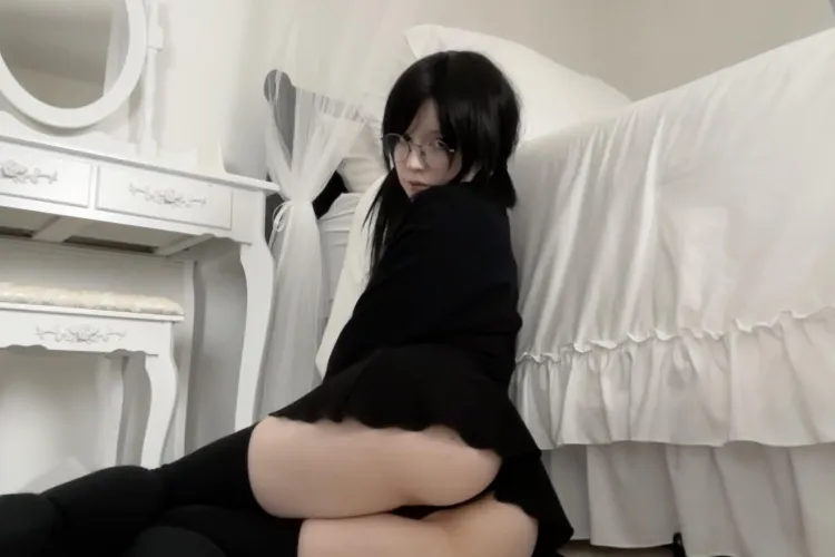 How hard would you spank it by spinechilll