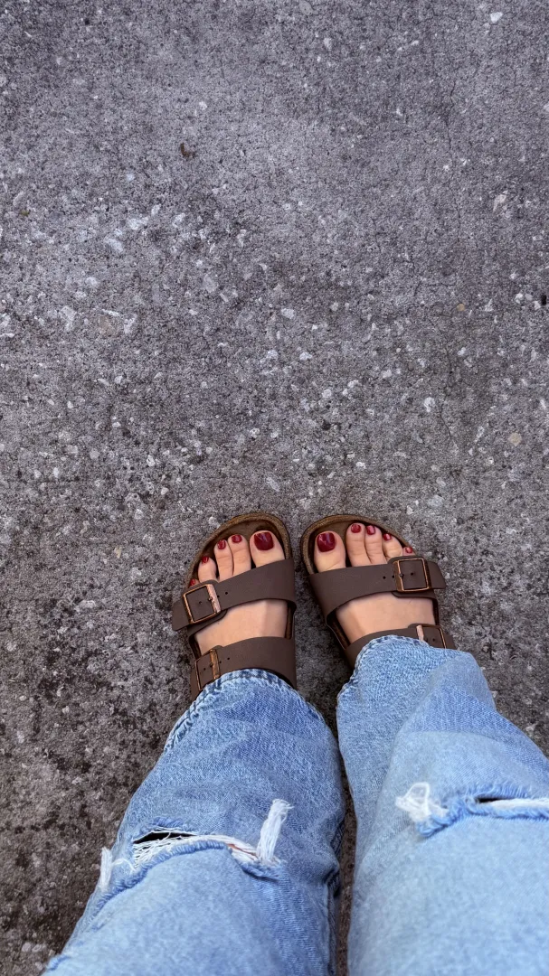 How hot is this pic with the birks AND the red  posted by goddesslilaa2