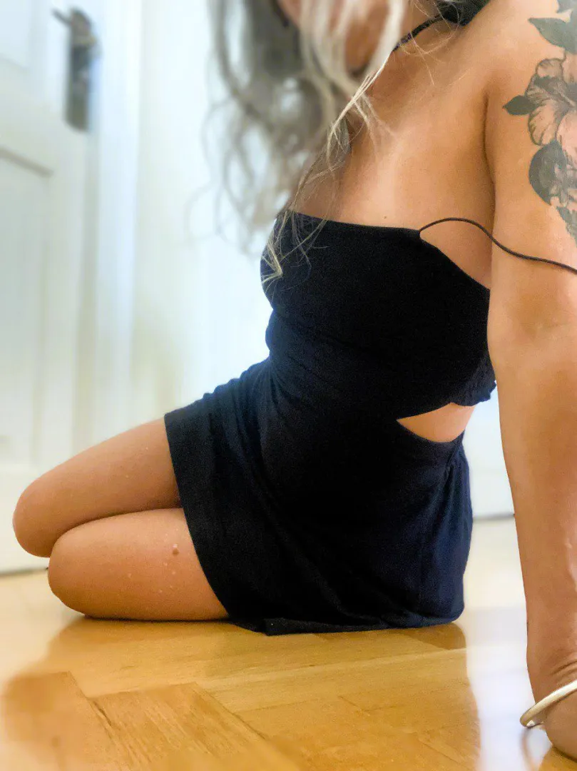 How long can you keep looking without getting hard? posted by Evagalactic