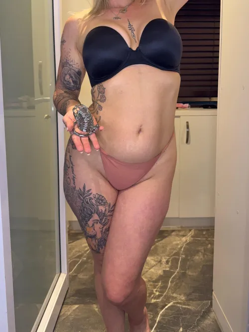 how long would you last before you’re pleading to be unlocked by VyreMomm