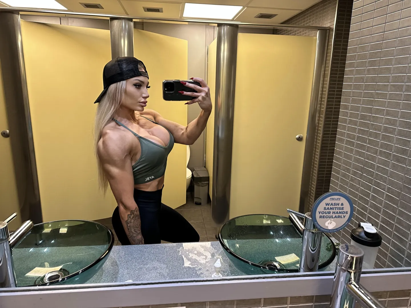How many guys are attracted to my muscles? posted by daisychainnss