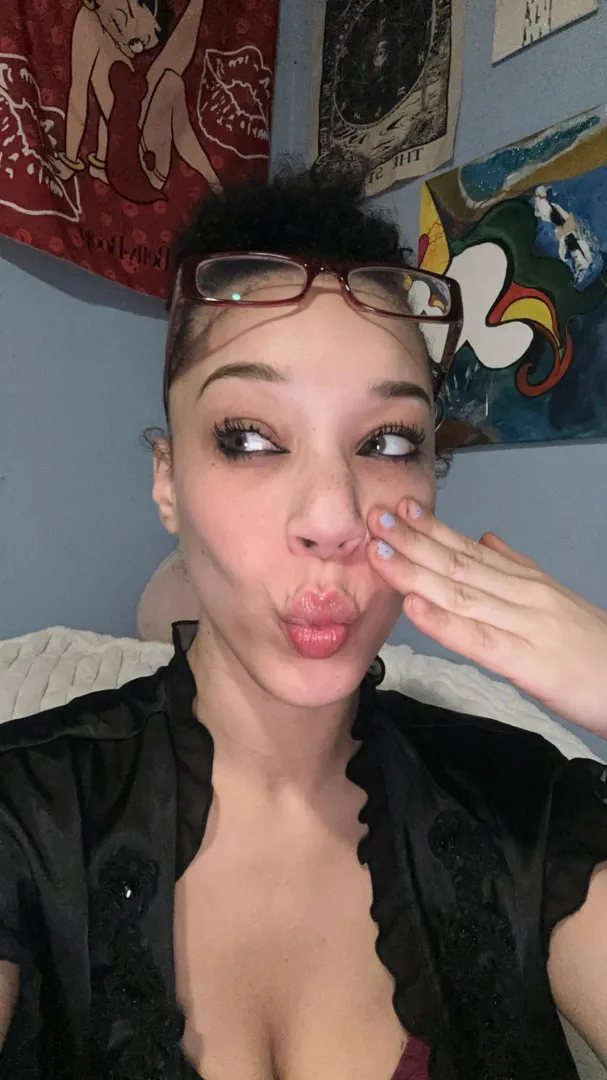 How many inches have you got to slip inside me? posted by delphiraexo