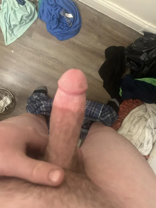 How many inches would you guys say? Think it enough to satisfy a women? by Impossible_Chip3256