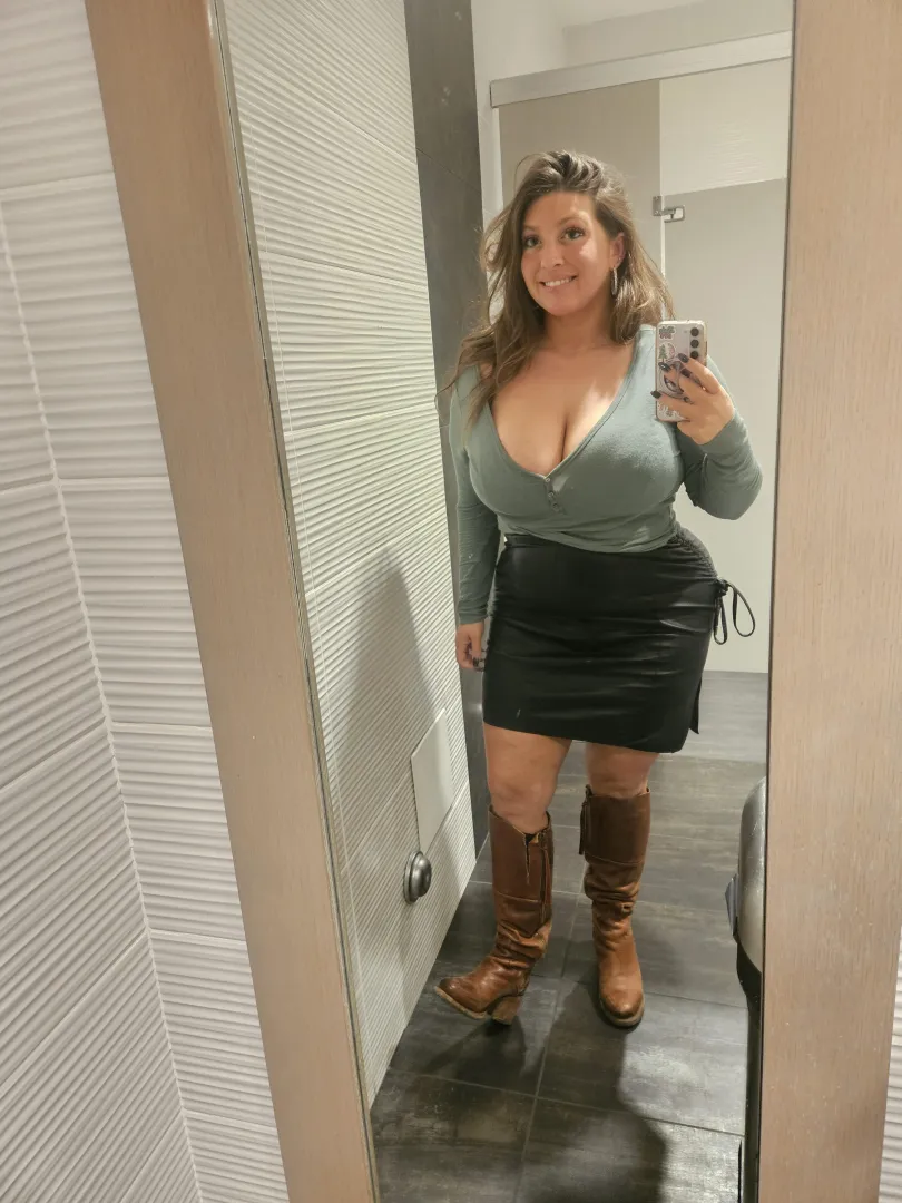 How many spanks do I get posted by Babylittlelo
