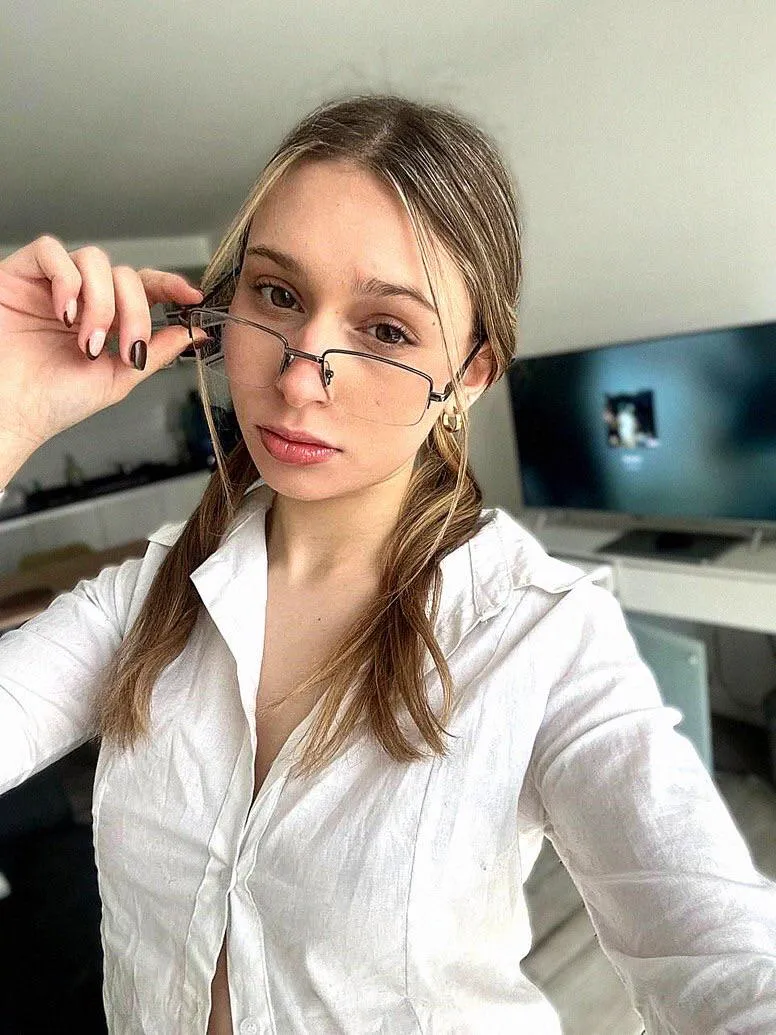 How may I assist you, boss? posted by gabbowa