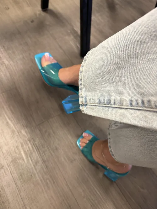 How often can you see beautiful heels in office? by IamyourLisa