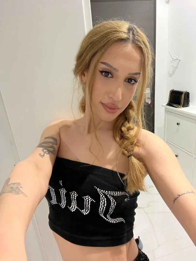 How quickly could I seduce you? posted by EvvaXo