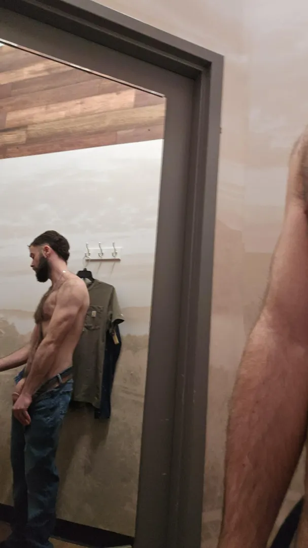 Howdy posted by NikkoAlexander