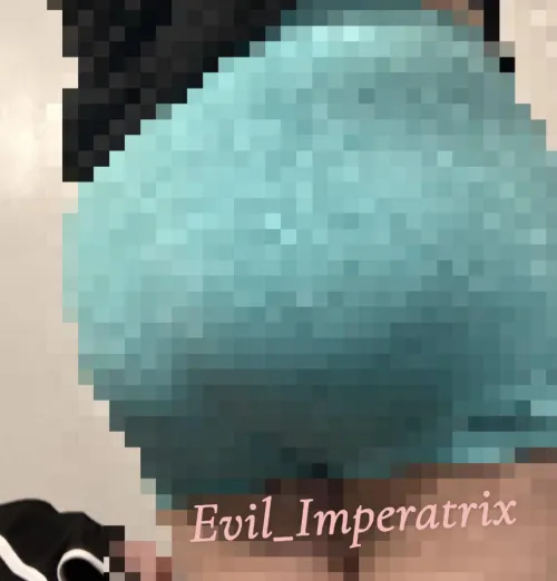 How’s my ass looking? Oh wait  by evil_imperatrix