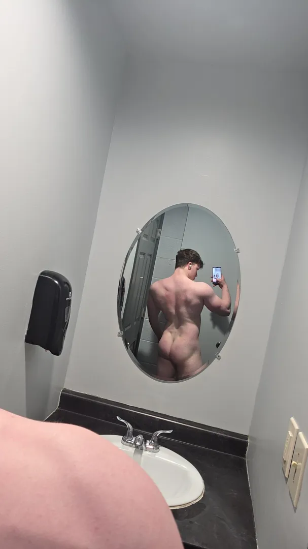 How's my back looking?? posted by [deleted]