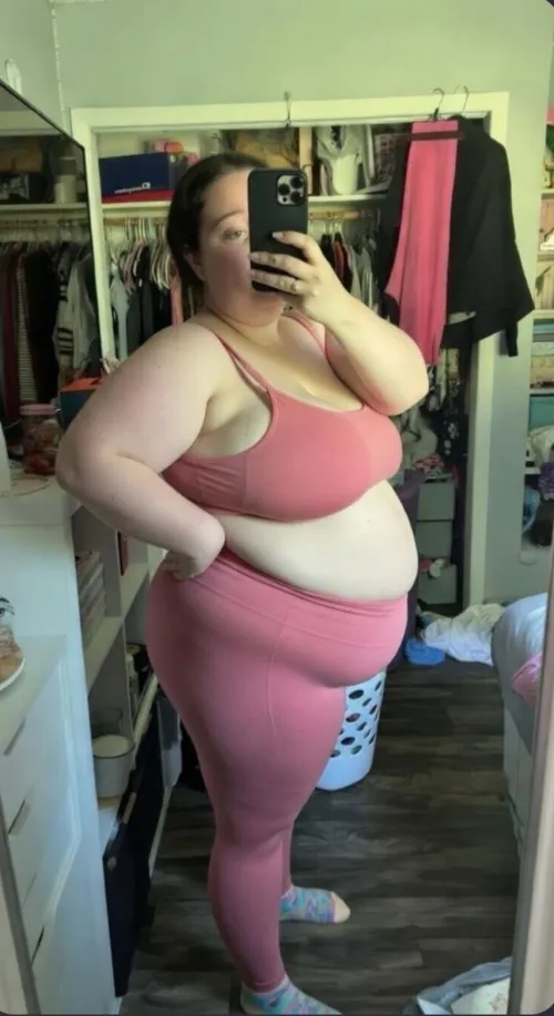 How's my online friend looking? by here4bbwsandnylons
