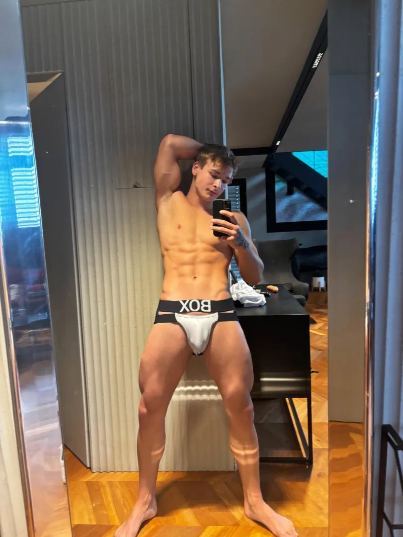 how‘s the physique looking posted by Sasha_Hamilton