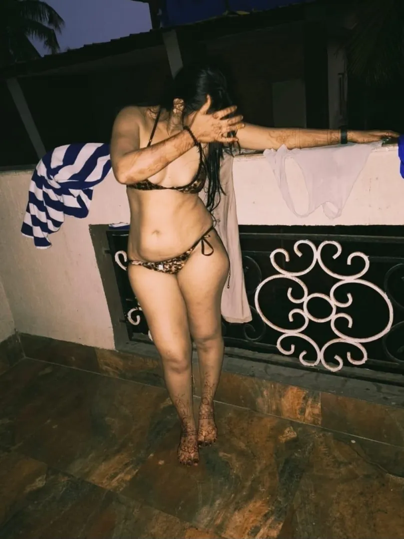 Hubby says .. nobody watching us.. posted by Altruistic_Crazy_277