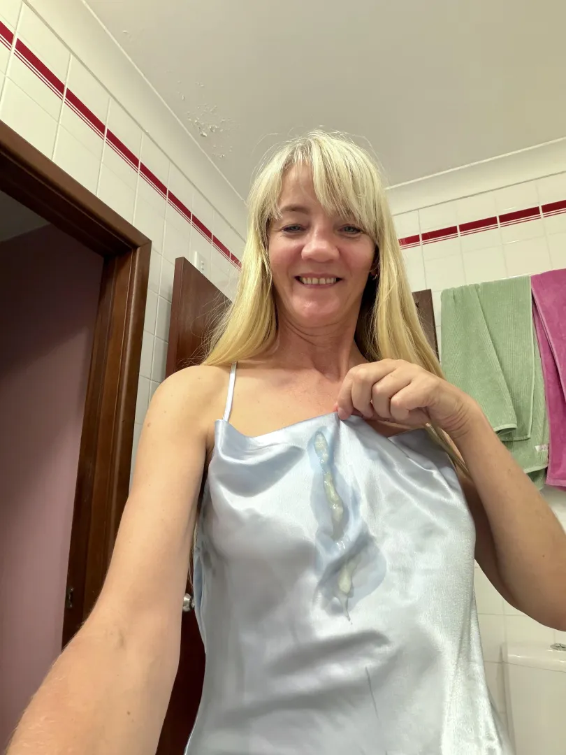 Huge mess on my nightie posted by S3xySarah