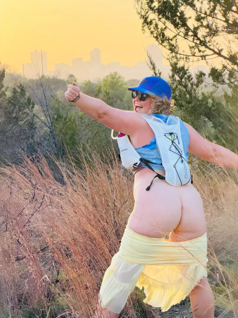 Hump day from Fort Worth Tx, I’m improving the skyline on my prairie run✨ obsessed with my rnnr pacer hat, I need more! posted by Waterbearerlove