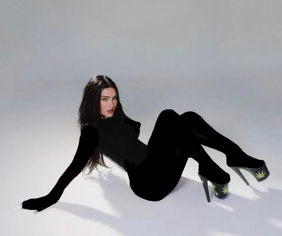 Hung guys can see through posted by Electr81