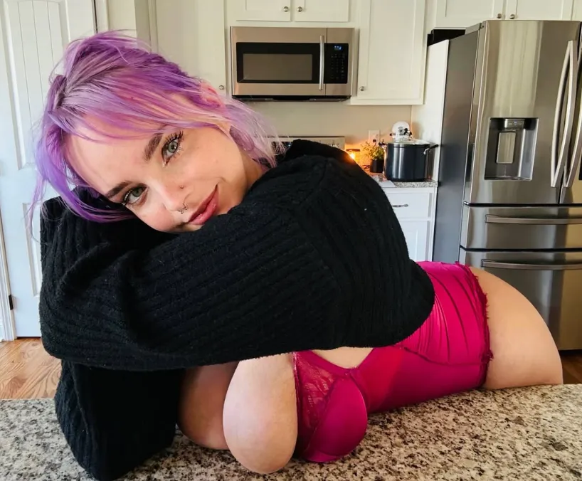 Hungry? posted by bootylunaonly