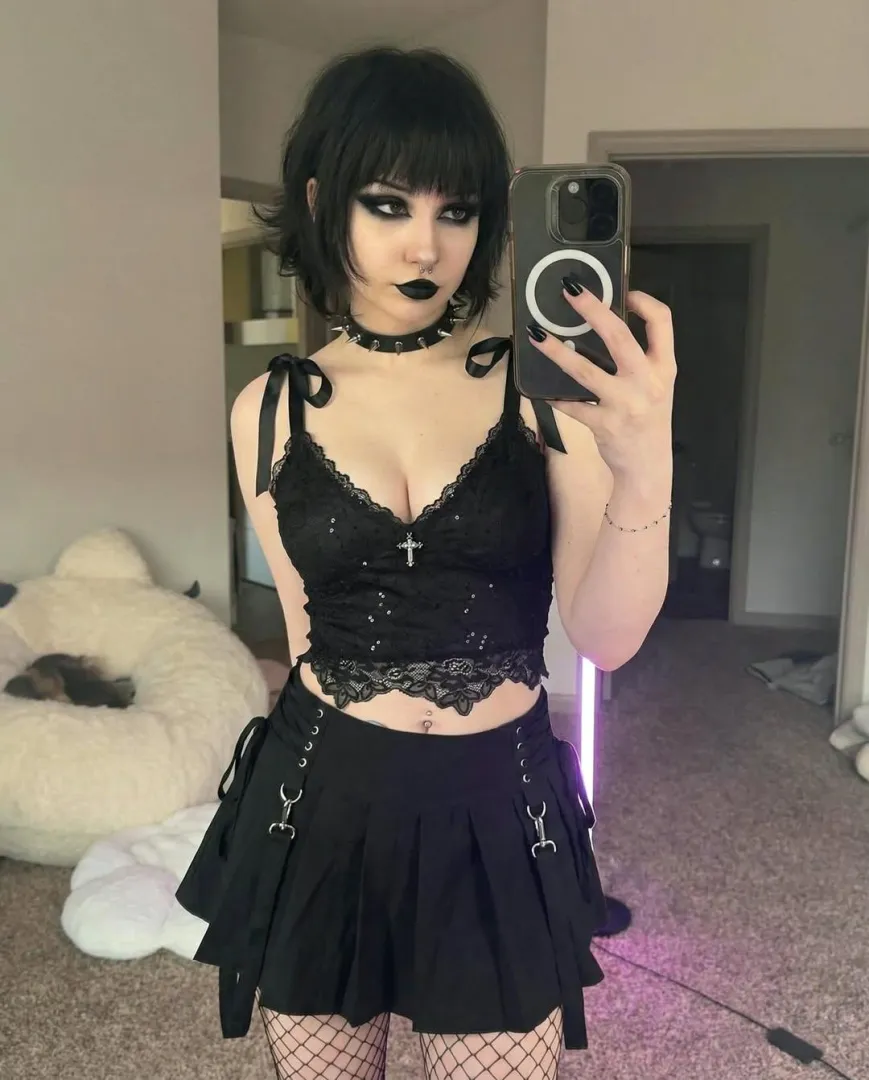 Hypnotizing you posted by DefeatTheL0w