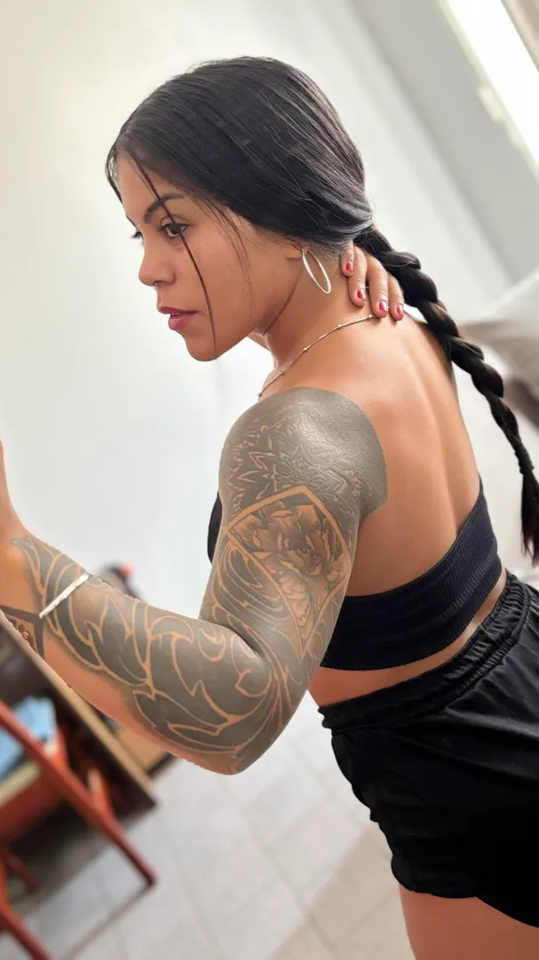 I also like my workout outfits to be all black posted by capryaaaaa