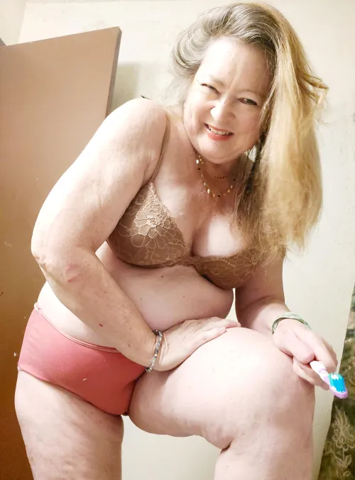 I am a cougar that brushes her teeth for good oral by blondiedi1223