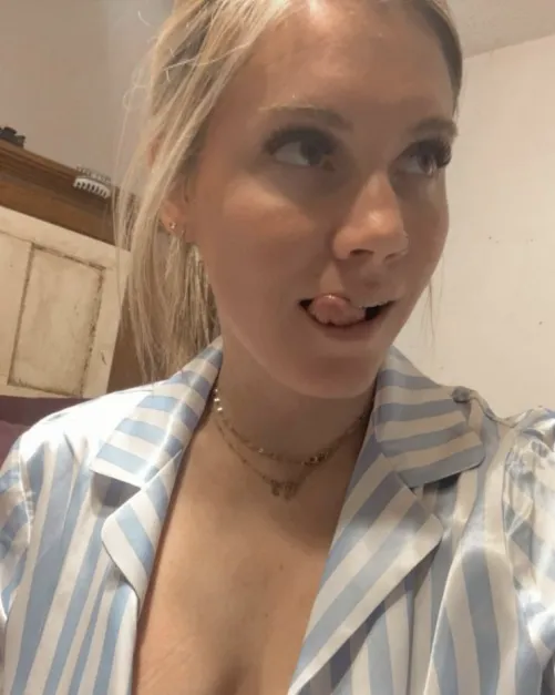 I am so horny and ready for you, just tell me if you'd fuck me as much as I want by SweetEchloXO