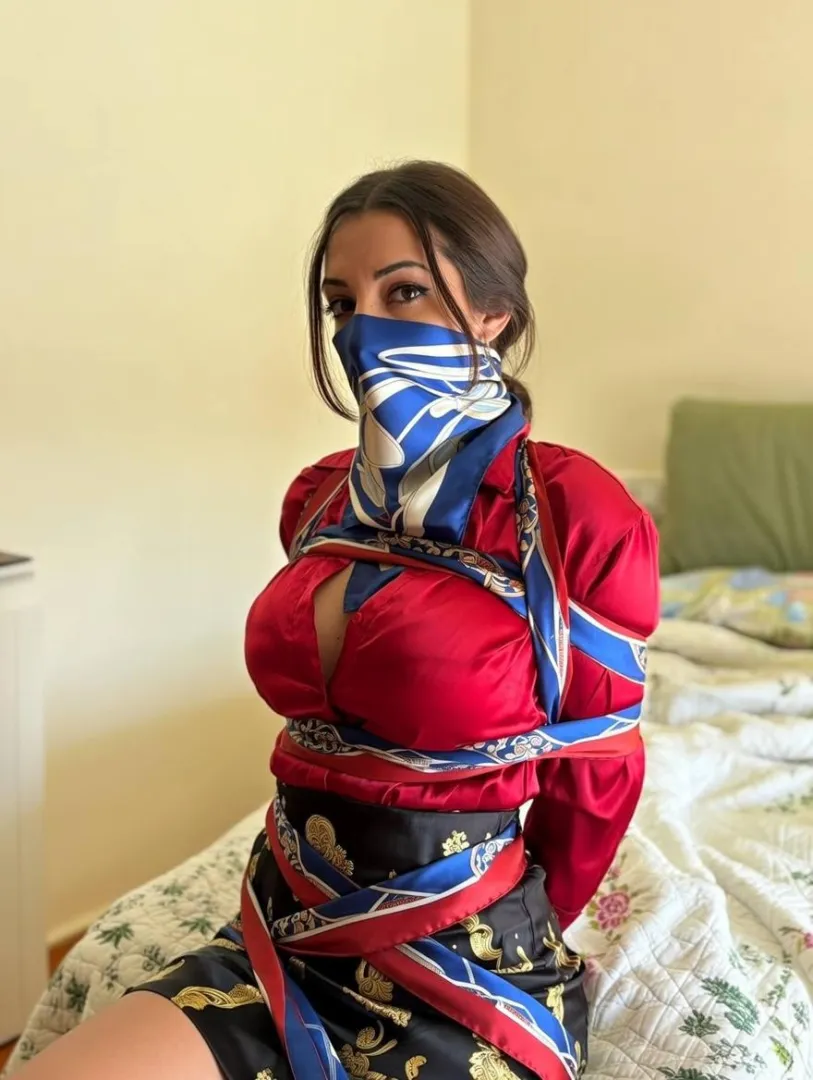 I am your goddess, worship me posted by Laucut