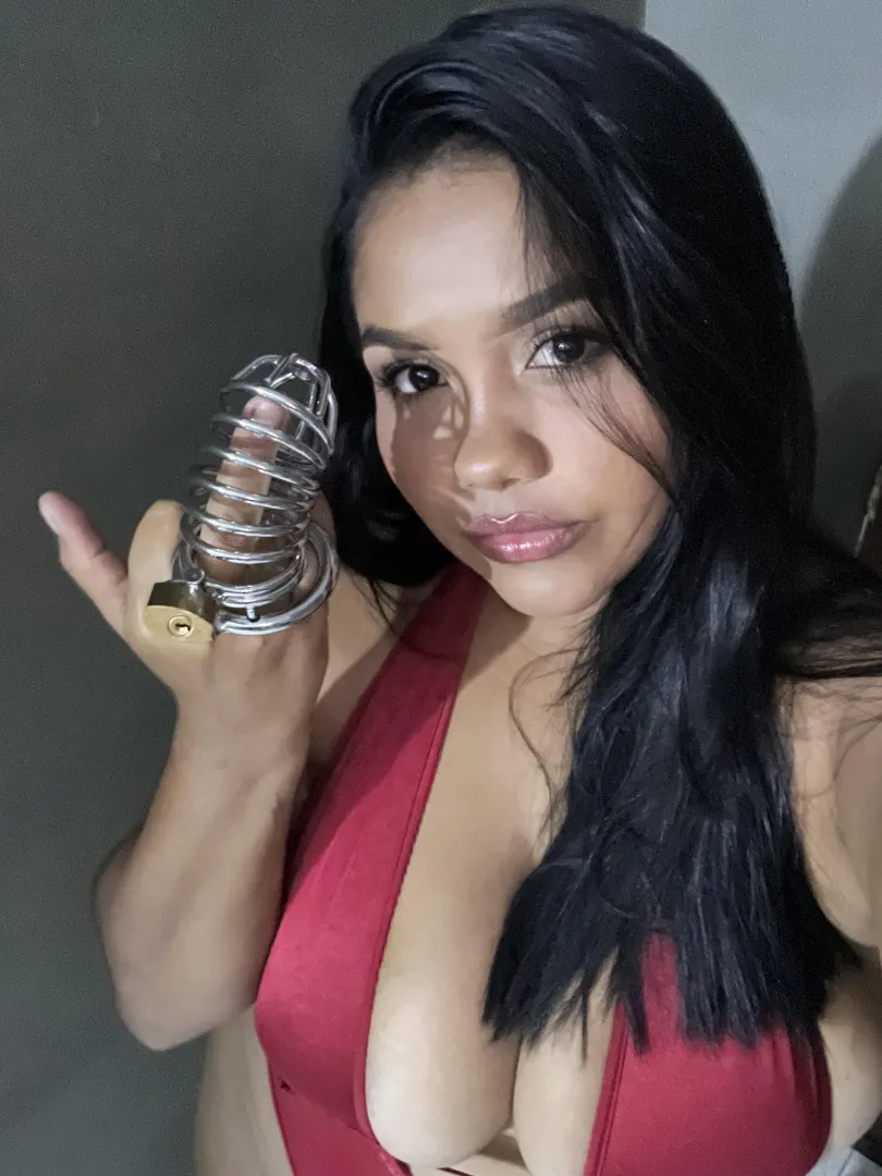 I bet you still haven't decided. Give me the key, I'm waiting for it. posted by exclusivegoddess