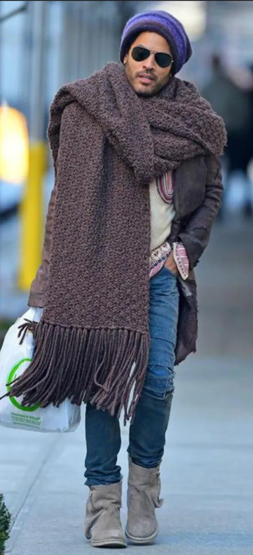 I blacked out while crotcheating and lost count of my rows so I need you to count them in my 40 foot crochettete scarf pls posted by readreadreadx2