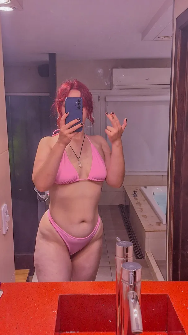 I can be the girl of your dreams  posted by vipmaryjane