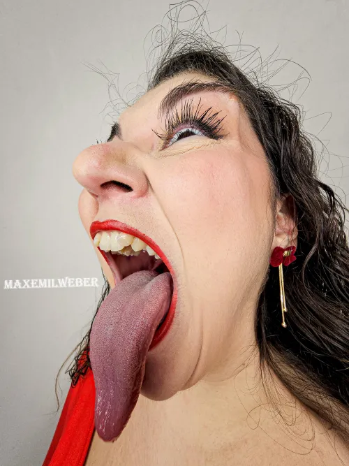I Can eat you with my long tongue! {f} by Maxemilweber